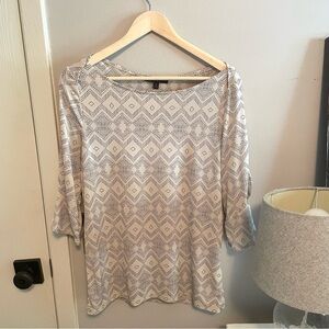 Banana Republic - Black and Cream Geometric Patterned Blouse - Size M